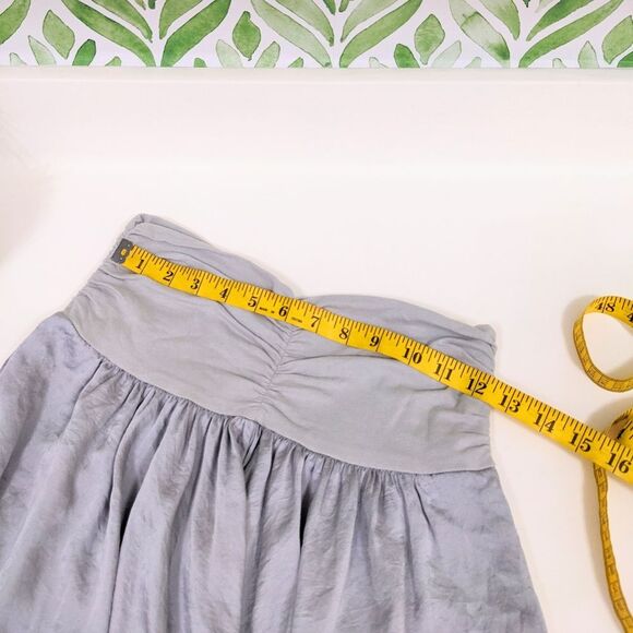 ⭐Gray Silver Cabi Knee Length Crepe Skirt M ⭐ - Picture 4 of 6